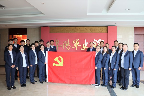 參觀(guān)軍史館.jpg