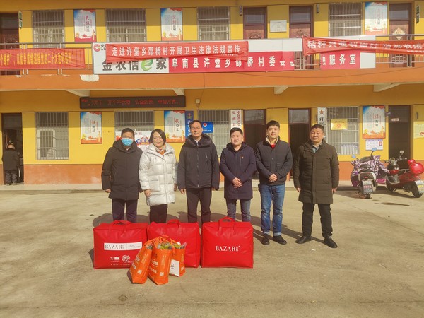 1.16市委組織部副部長(cháng)桂超慰問(wèn)駐村工作隊4.jpg