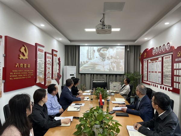 5月主題黨日觀(guān)看《青春中國》紀錄片.jpg